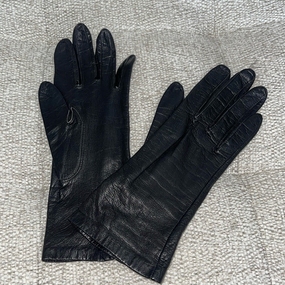 Vintage soft, black leather gloves